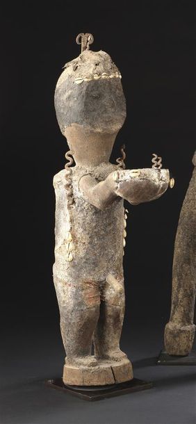 Statue Fon
Bénin H. 66 cm AES Bois, cauris,...