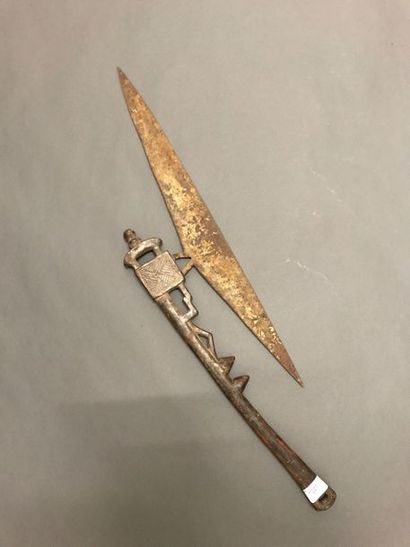Hache Dogon
Mal5i
L. 72 cm AES Bois, métal
Hache...