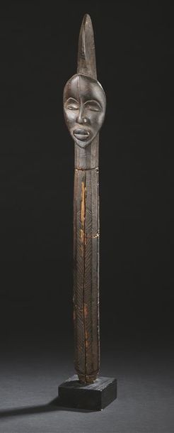 Bâton de style Dan
Côte d'Ivoire
H. 54 cm...