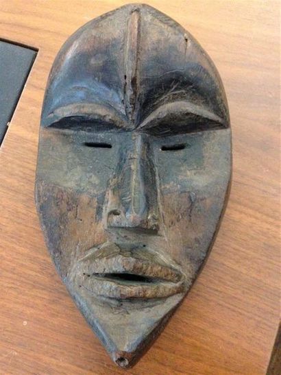 Masque Dan
Côte d'Ivoire
H. 26 cm AES Bois
Très...