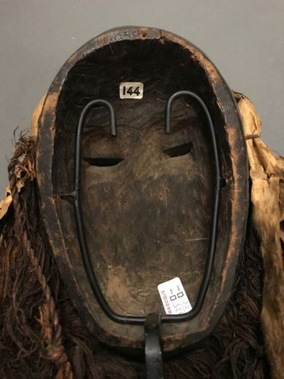 Masque Bété
Côte d'Ivoire
H. 29 cm AES Bois,...