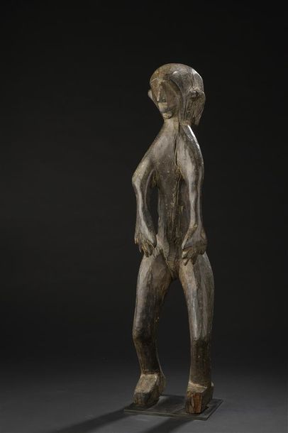 Statue Montol
Nigeria
H. 90 cm AES Bois
La...