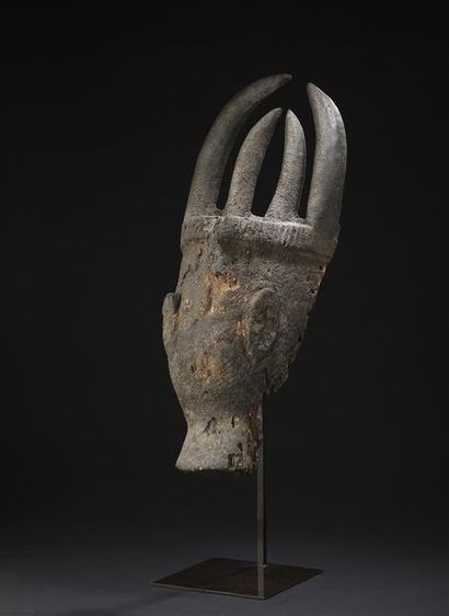 Masque Toma
Guinée/Libéria
H. 78 cm AES Bois
Masque...