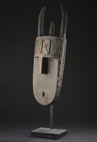 Masque Toma
Guinée/Libéria
H. 97 cm AES Bois
Caractéristique,...