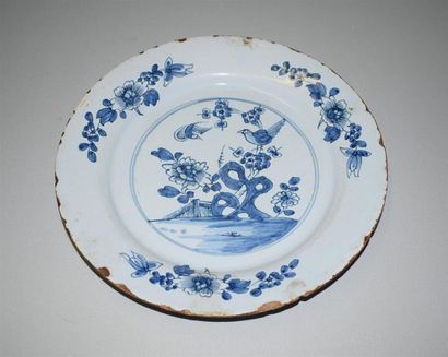 NEVERS, end of 18th century Two plates with...