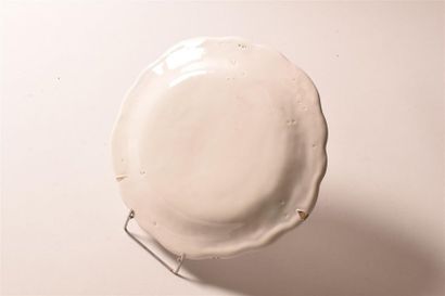 MARSEILLE Plate with contoured rim with blue...