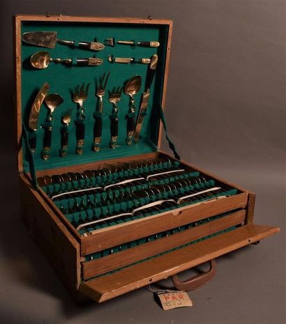SIAM Service composed of 12 serving pieces,...