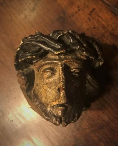 A wooden head of Christ H. 8 cm