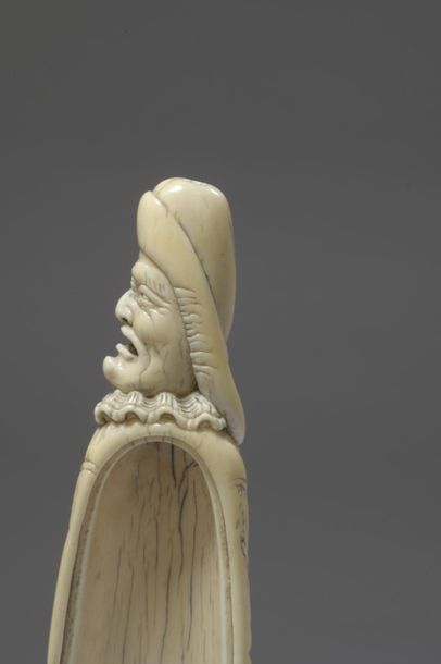 FLANDRE, début du XVIIIe siècle

Ivory tobacco...