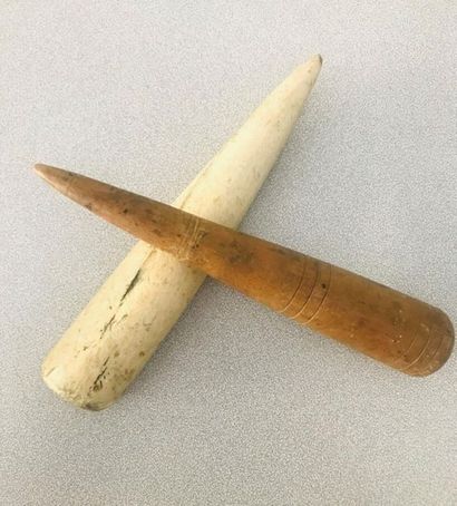 Cetacean bone splicer. Flat end allowing...