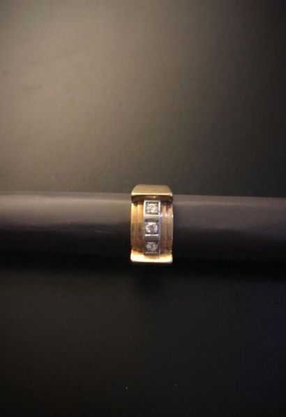 * Yellow gold 750 thousandths and platinum...
