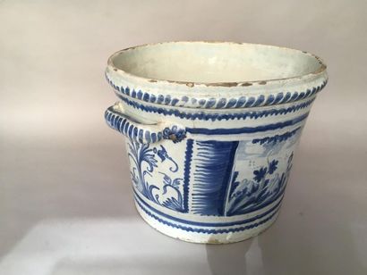 DELFT, 18th century
Large earthenware orange...