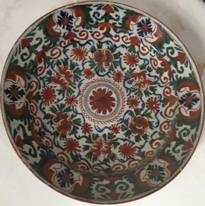 *DELFT A round earthenware dish with red,...