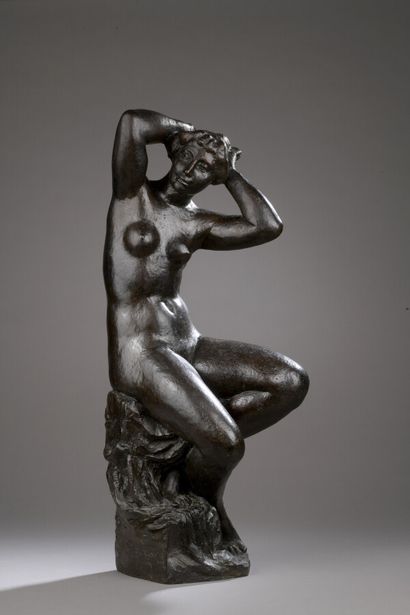 Richard GUINO (1890 -1973)

Femme tenant...