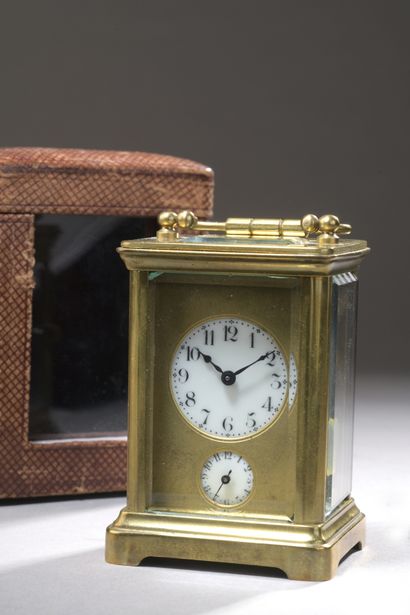 Petite pendulette d'officier rectangulaire...