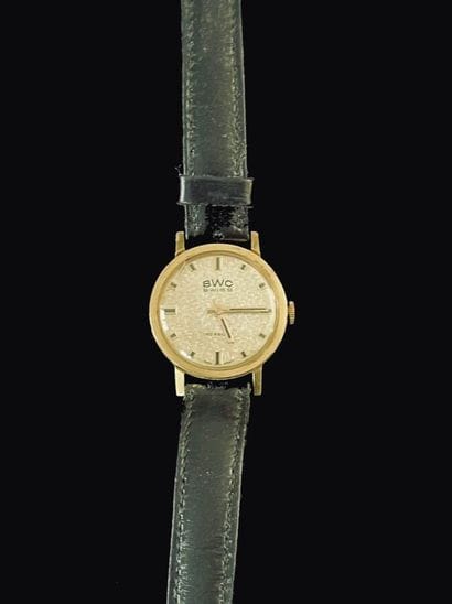 Montre bracelet, la montre de forme ronde...