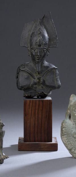 Buste de statuette d'Osiris, portant le sceptre...