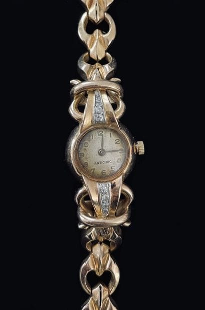 Montre bracelet de dame en or jaune 750 millièmes,...
