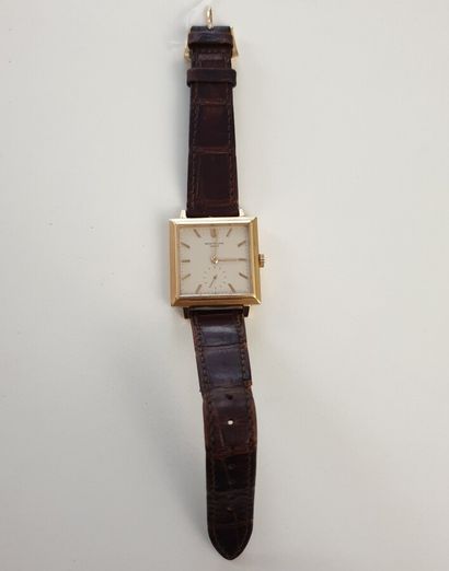 *PATEK PHILIPPE

Montre en or jaune 750 millièmes,...