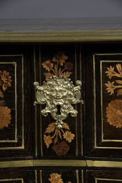 Rare commode 