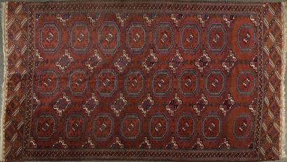 Tapis en laine.

Teke Boukhara.

Turkmène,...