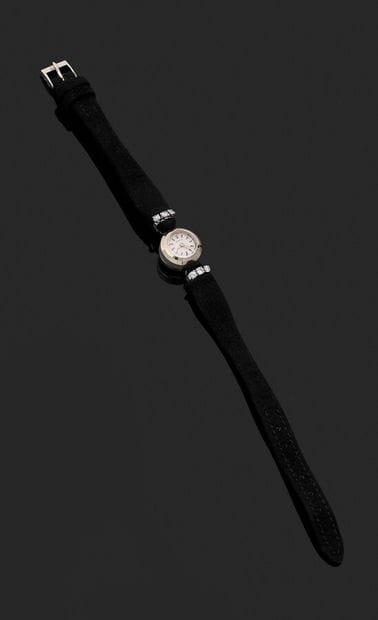 ZENITH

Montre bracelet de dame en or gris...