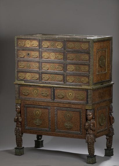 Cabinet sur piètement dit 