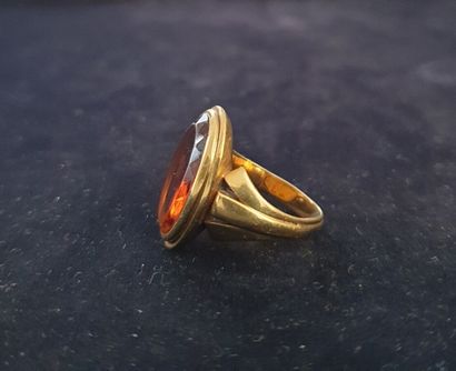 Bague en or jaune 750 millièmes ornée en...