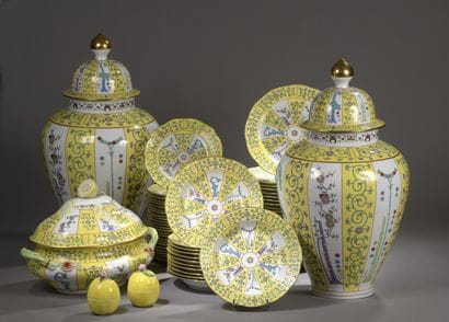 HEREND

Partie de service en porcelaine à...