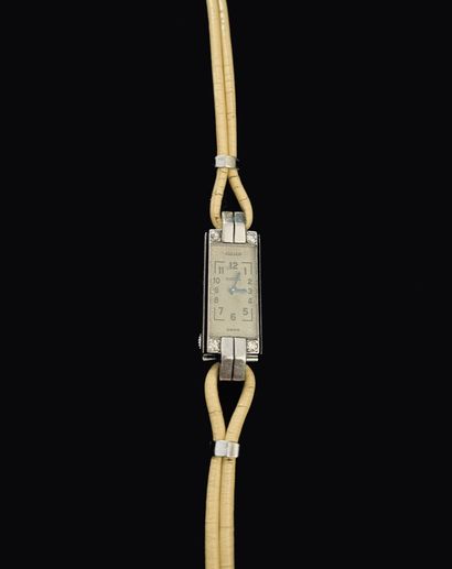 Montre bracelet de dame, la montre de forme...