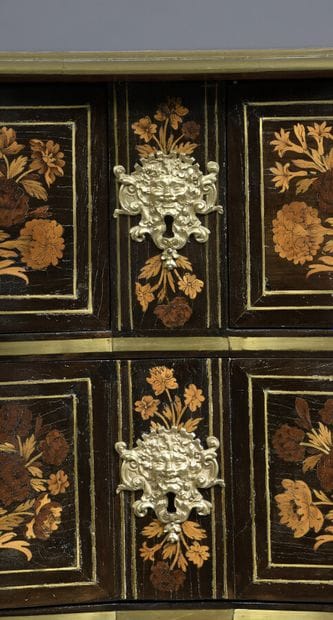 Rare commode 