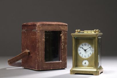 Petite pendulette d'officier rectangulaire...