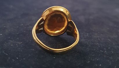 Bague en or jaune 750 millièmes ornée en...
