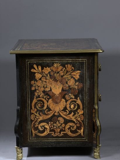 Rare commode 