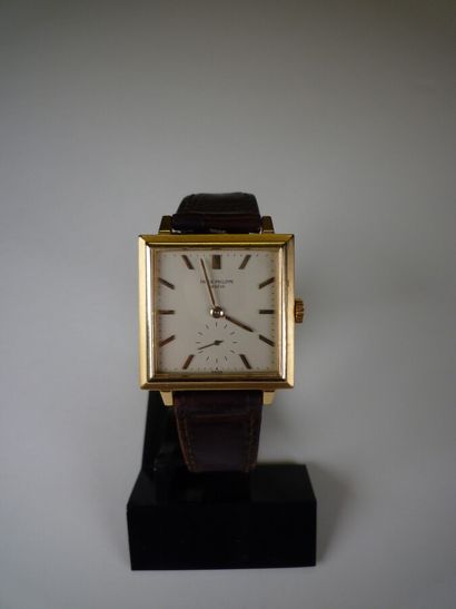 *PATEK PHILIPPE

Montre en or jaune 750 millièmes,...