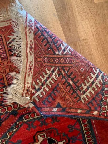 Tapis en laine.

Teke Boukhara.

Turkmène,...