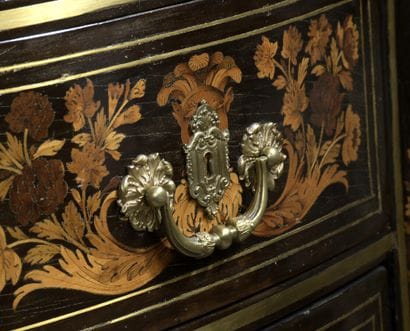 Rare commode 
