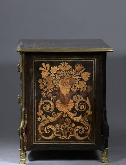 Rare commode 