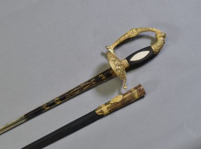 FRANCE

Restoration court sword 

Gilt bronze...