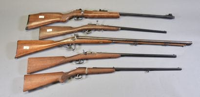 FRANCE

Lot of 4 shooting rifles and a piston...