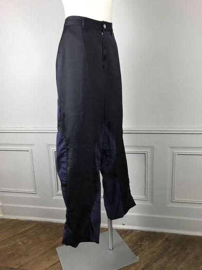 ISSEY MIYAKE n°IM56-FF035

Pantalon façon...
