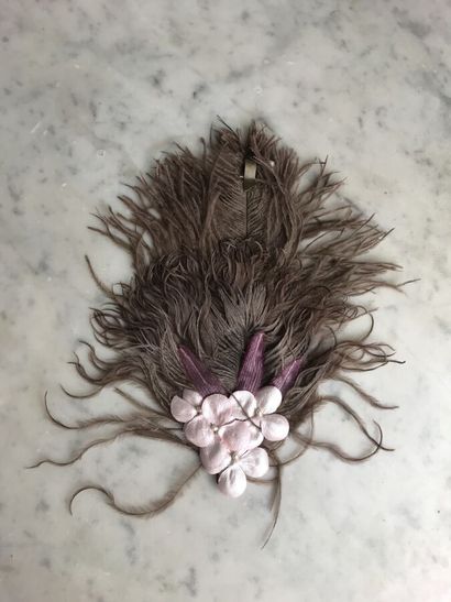 NATASHA DOMERCK

Bracelet velours rose rehaussé...