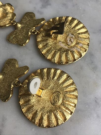 CHRISTIAN LACROIX

Paire de clips d'oreilles...