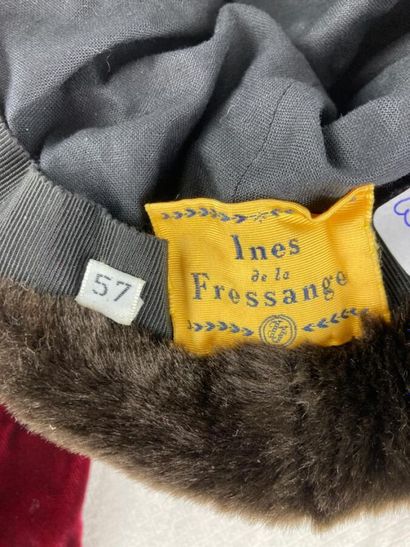 INES DE LA FRESSANGE

Chapeau lutin en velours...
