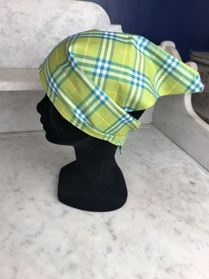 BURBERRY

Bandana triangle en coton imprimé...