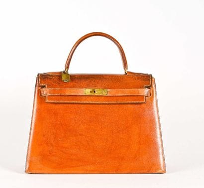 HERMES Paris

Kelly 32 bag in beige pigskin,...