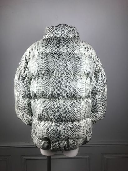 CHRISTIAN DIOR 

Boutique numéro 76498

Veste...