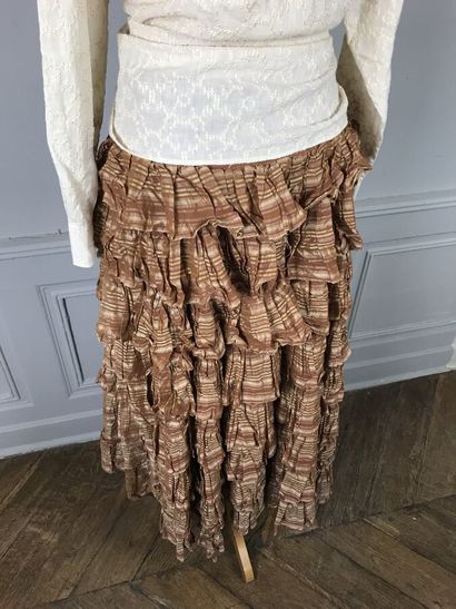 CALLAGHAN

Ensemble comprenant une blouse...