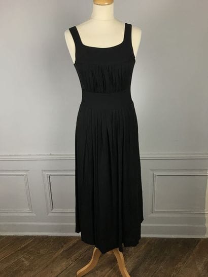 CSANDRA 

Haute Couture

Robe mi-longue en...