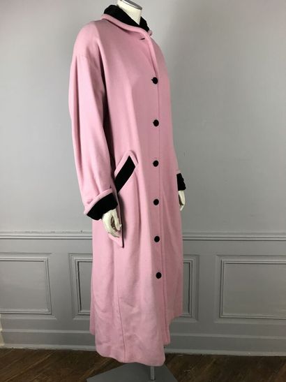 CHANTAL THOMASS

Manteau long en drap rose,...